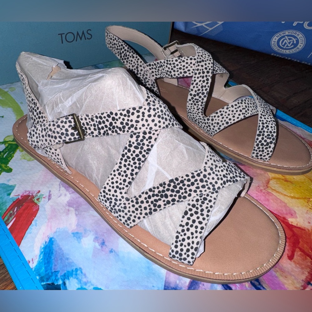 Toms Black and White Sandals